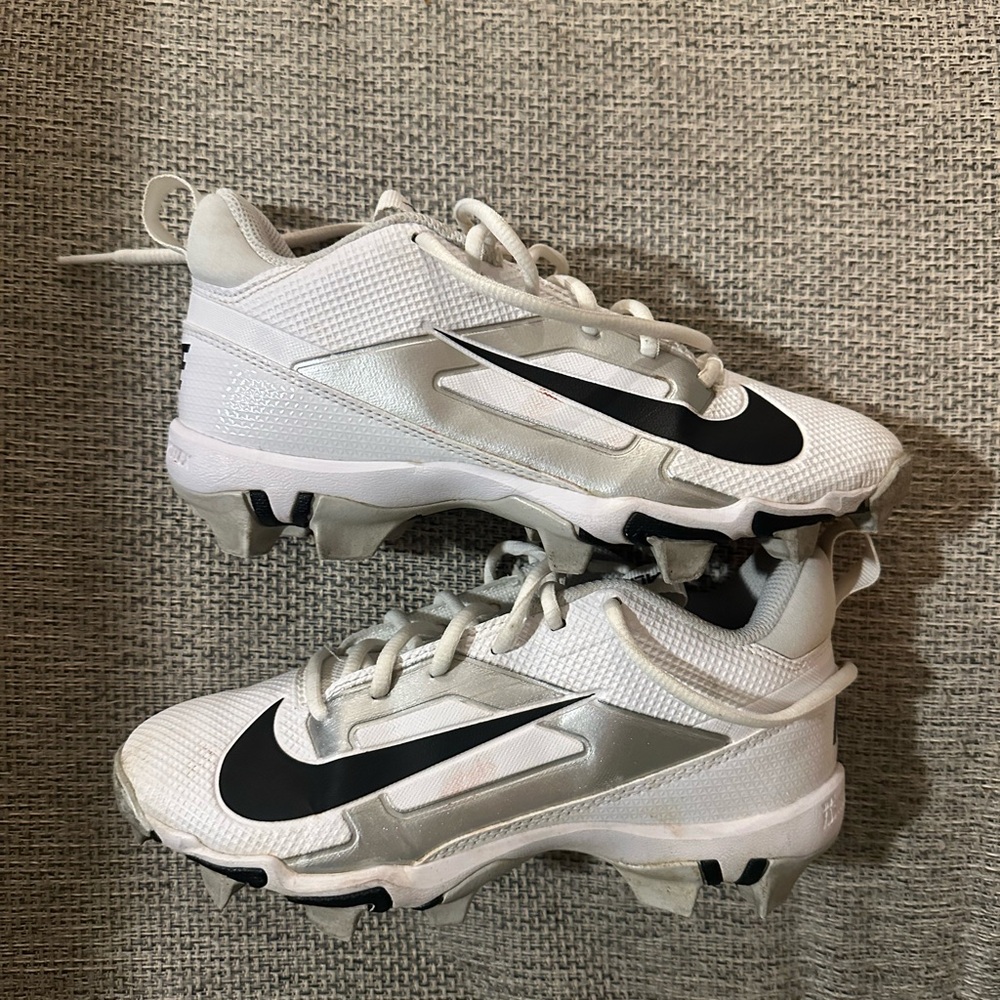 Nike Kids' Alpha Menace 4 Shark Football Cleats